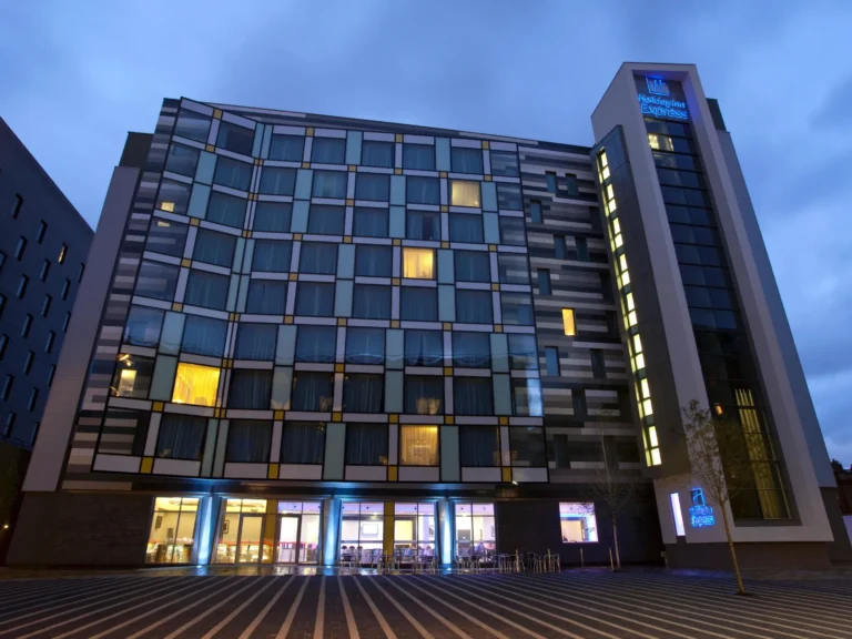 Holiday Inn Express, Manchester